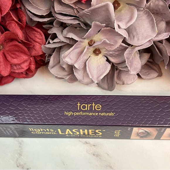 Tarte Lights, Camera, Lashes™ 4-in-1 Mascara - Picture 4 of 8